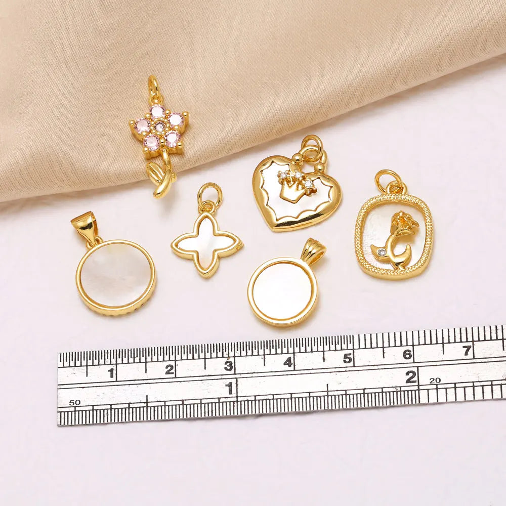 18K Gold Plated Natural Shell Charms Zircon Flower Pendants Wholesale chma585